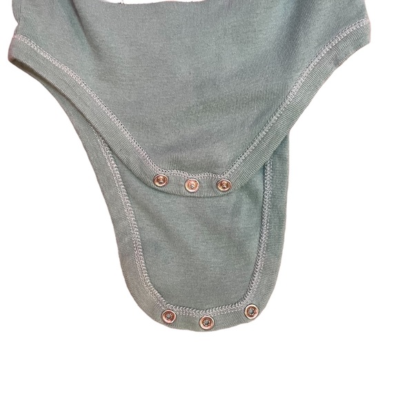 STAR WARS BABY YODA ONSIE 100% COTTON SIZE 12-18 MONTHS GREEN IN COLOUR - Picture 5 of 7